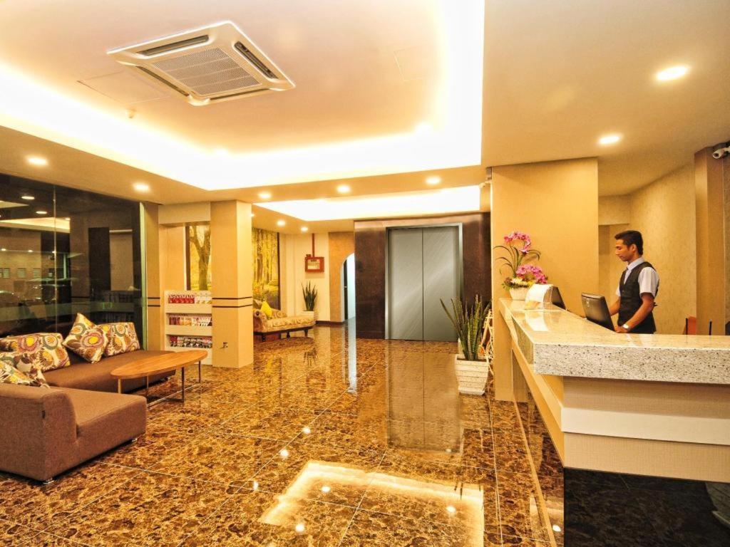 Hotel Zamburger Grand City Малакка Экстерьер фото