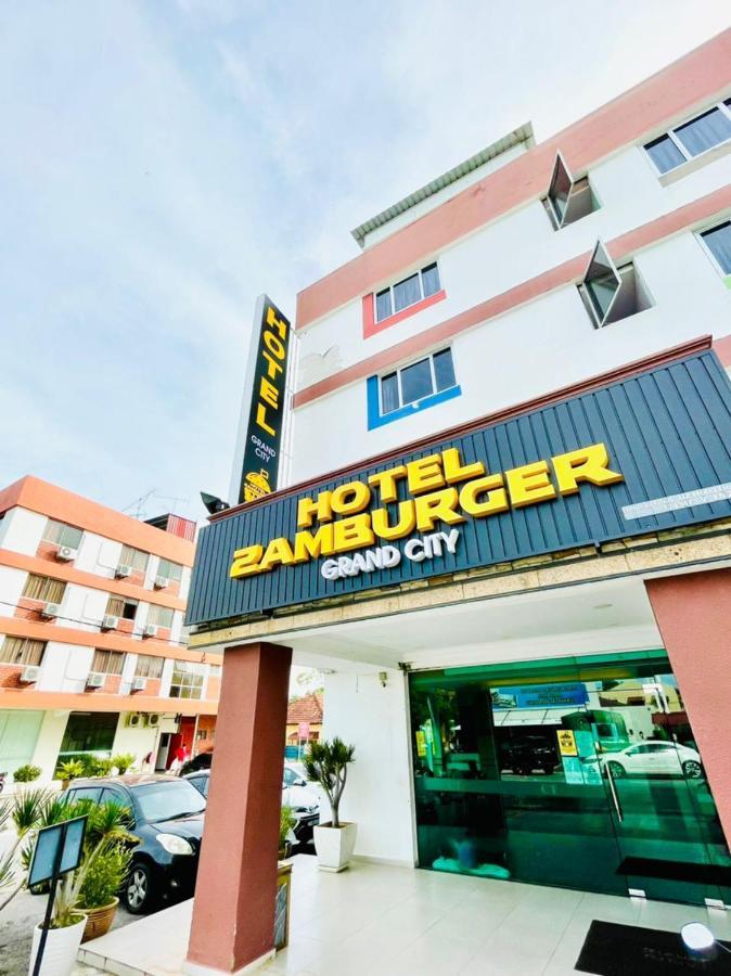 Hotel Zamburger Grand City Малакка Экстерьер фото